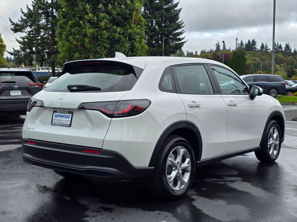 Certified 2025 Honda HR-V LX image 11