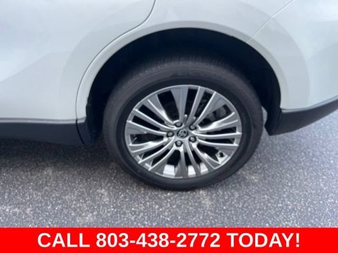 Used 2023 Toyota Venza Limited AWD/4WD image 28