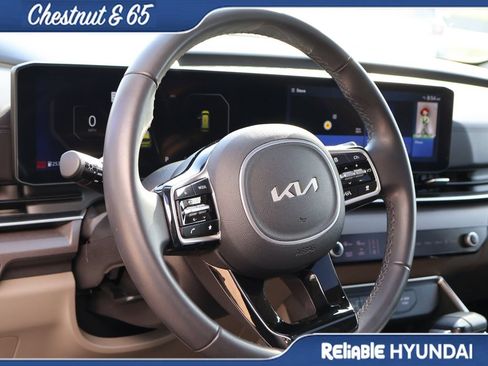 Used 2025 Kia Carnival SX FWD image 24