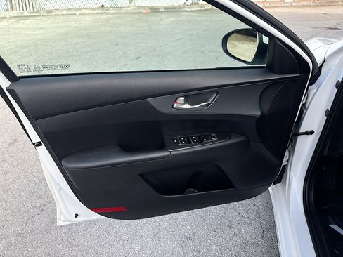 Used 2021 Kia Forte LXS image 17