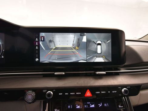 Certified 2023 Kia Carnival SX image 10