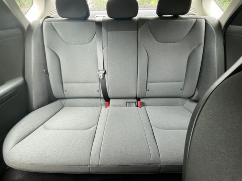 Used 2025 Kia K4 LXS image 37