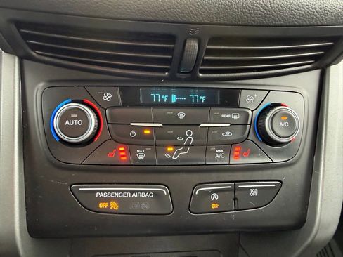 Used 2018 Ford Escape SE w/ Ford Safe & Smart Package image 13