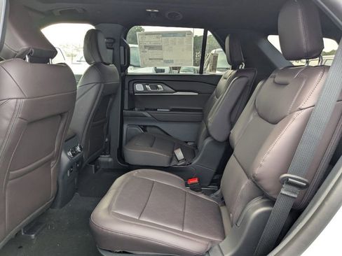 New 2026 Ford Explorer Platinum image 15