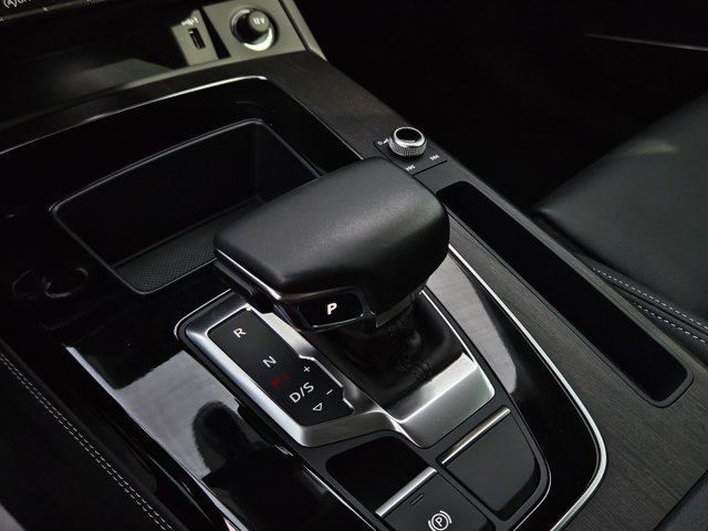 Certified 2025 Audi Q5 2.0T Premium Plus w/ Premium Plus Package AWD/4WD image 21