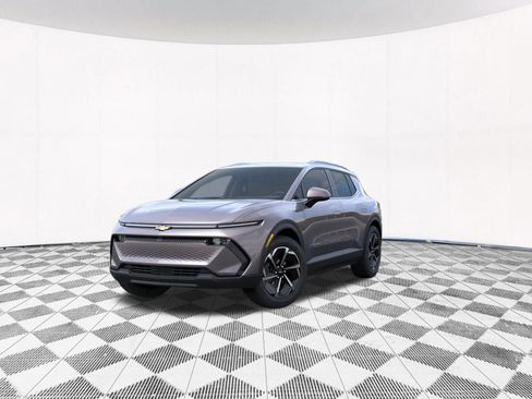 New 2026 Chevrolet Equinox EV LT image 2
