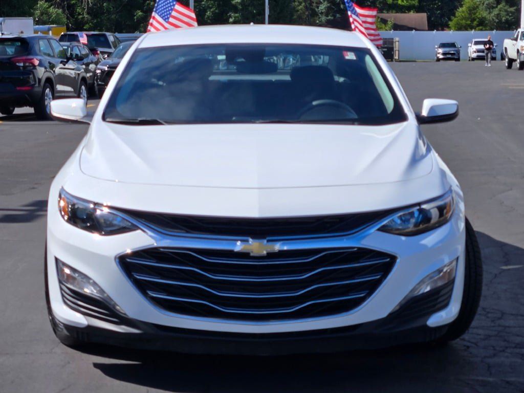 Used 2024 Chevrolet Malibu LT FWD image 4