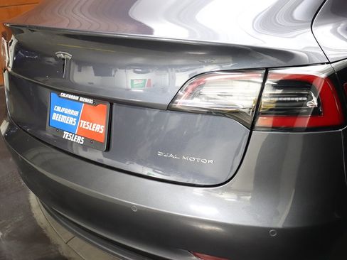 Used 2023 Tesla Model 3 Standard Range image 11