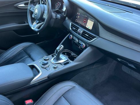 Used 2022 Alfa Romeo Giulia Ti RWD image 18