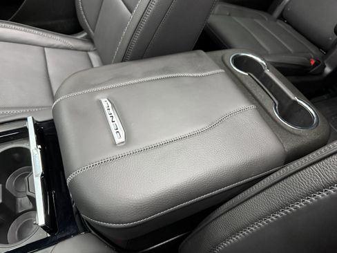 Used 2026 GMC Yukon Denali w/ Sun & Power Step Package image 15