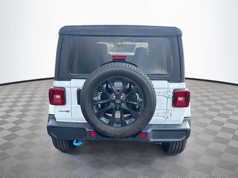 Used 2022 Jeep Wrangler Unlimited Sahara w/ Safety Group AWD/4WD image 7