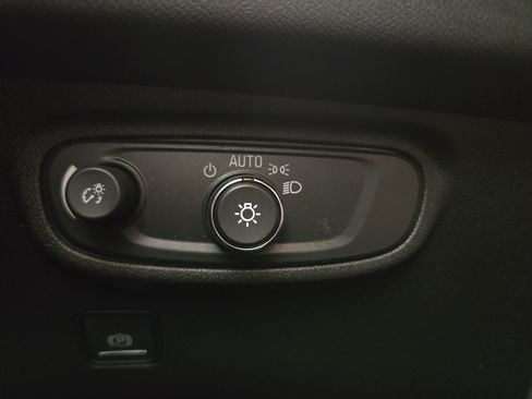Used 2021 GMC Terrain SLE w/ Driver Convenience Package AWD/4WD image 23