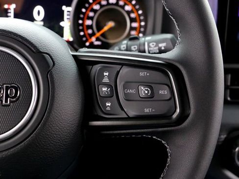 Used 2026 Jeep Wrangler Unlimited Rubicon AWD/4WD image 14