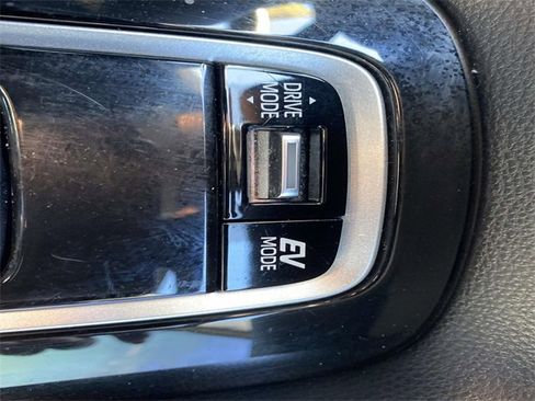 Used 2024 Toyota Corolla SE image 31