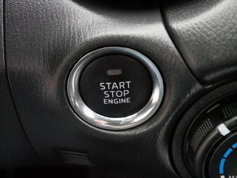 Used 2016 MAZDA MX-5 Miata Club image 29