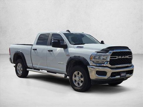 Used 2023 RAM 2500 Big Horn AWD/4WD image 3