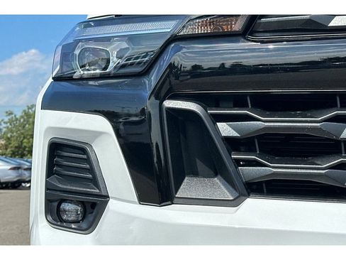 Used 2024 Chevrolet Colorado Z71 w/ Safety Package image 46