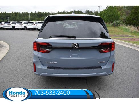 New 2026 Honda Odyssey Touring image 6