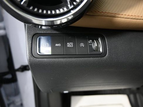 New 2026 Chevrolet Equinox ACTIV w/ Convenience Package III AWD/4WD image 24