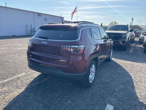 Used 2022 Jeep Compass Latitude FWD image 7
