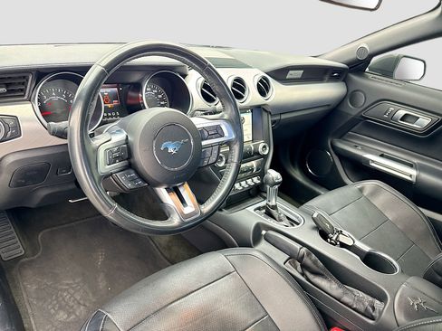 Used 2018 Ford Mustang Premium RWD image 7