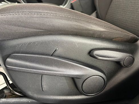 Used 2020 Jeep Cherokee Latitude FWD image 11