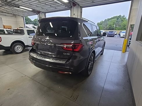 Used 2024 INFINITI QX80 Premium Select w/ Cargo Package AWD/4WD image 4