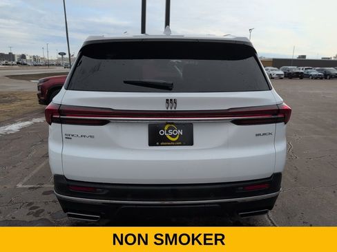 Used 2025 Buick Enclave Preferred image 6