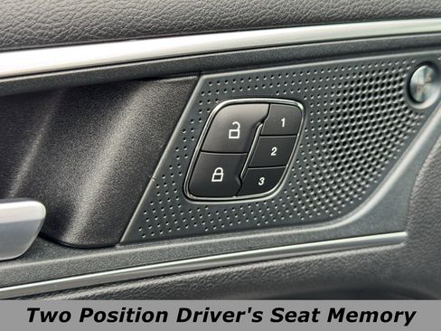 Used 2024 Ford Edge Titanium image 5