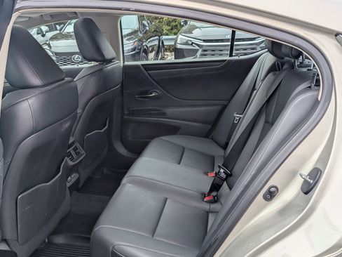 Certified 2022 Lexus ES 350 w/ Premium Package image 14