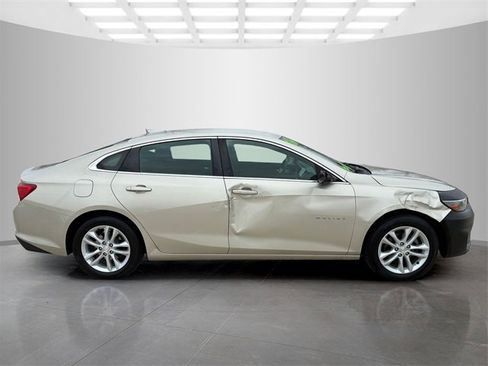 Used 2016 Chevrolet Malibu LT image 3
