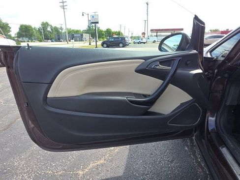 Used 2016 Buick Cascada Premium image 9