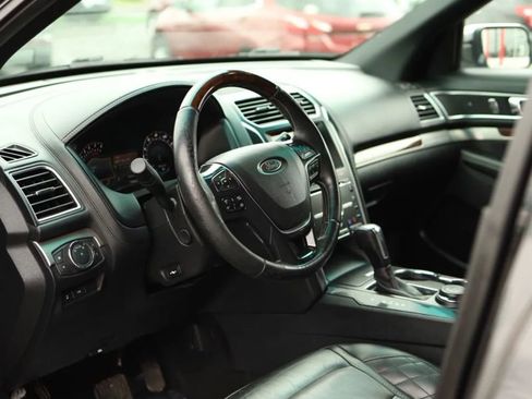 Used 2016 Ford Explorer Platinum AWD/4WD image 13