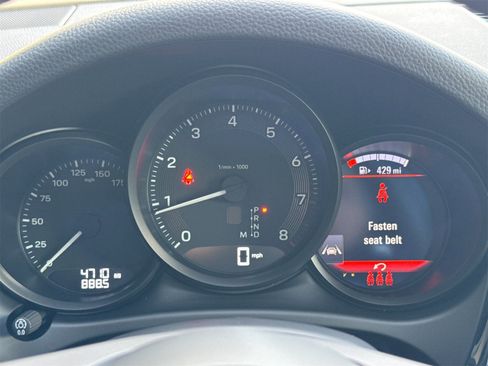 Used 2025 Porsche Macan image 29