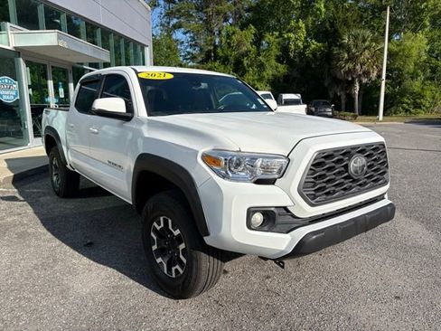 Used 2021 Toyota Tacoma TRD Off-Road RWD image 9