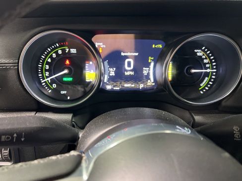 Used 2023 Jeep Wrangler Unlimited Sahara image 26