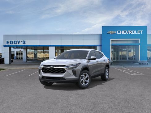 New 2026 Chevrolet Trax LS w/ LS Convenience Package FWD image 9