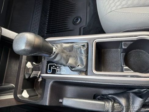 Used 2021 Toyota Tacoma SR5 AWD/4WD image 20