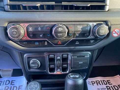 Used 2024 Jeep Wrangler Unlimited Sahara AWD/4WD image 14