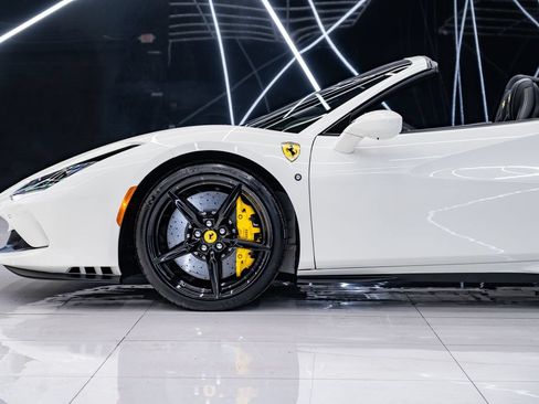 Used 2022 Ferrari F8 Tributo RWD image 11