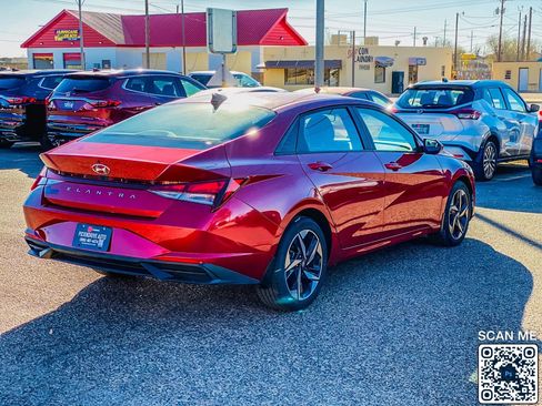 Used 2023 Hyundai Elantra SEL w/ Convenience Package image 8
