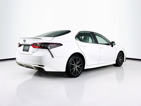 Used 2022 Toyota Camry SE image 9