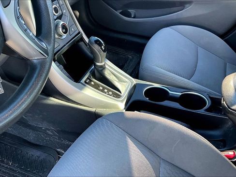Used 2014 Hyundai Elantra SE w/ Option Group 02 FWD image 15