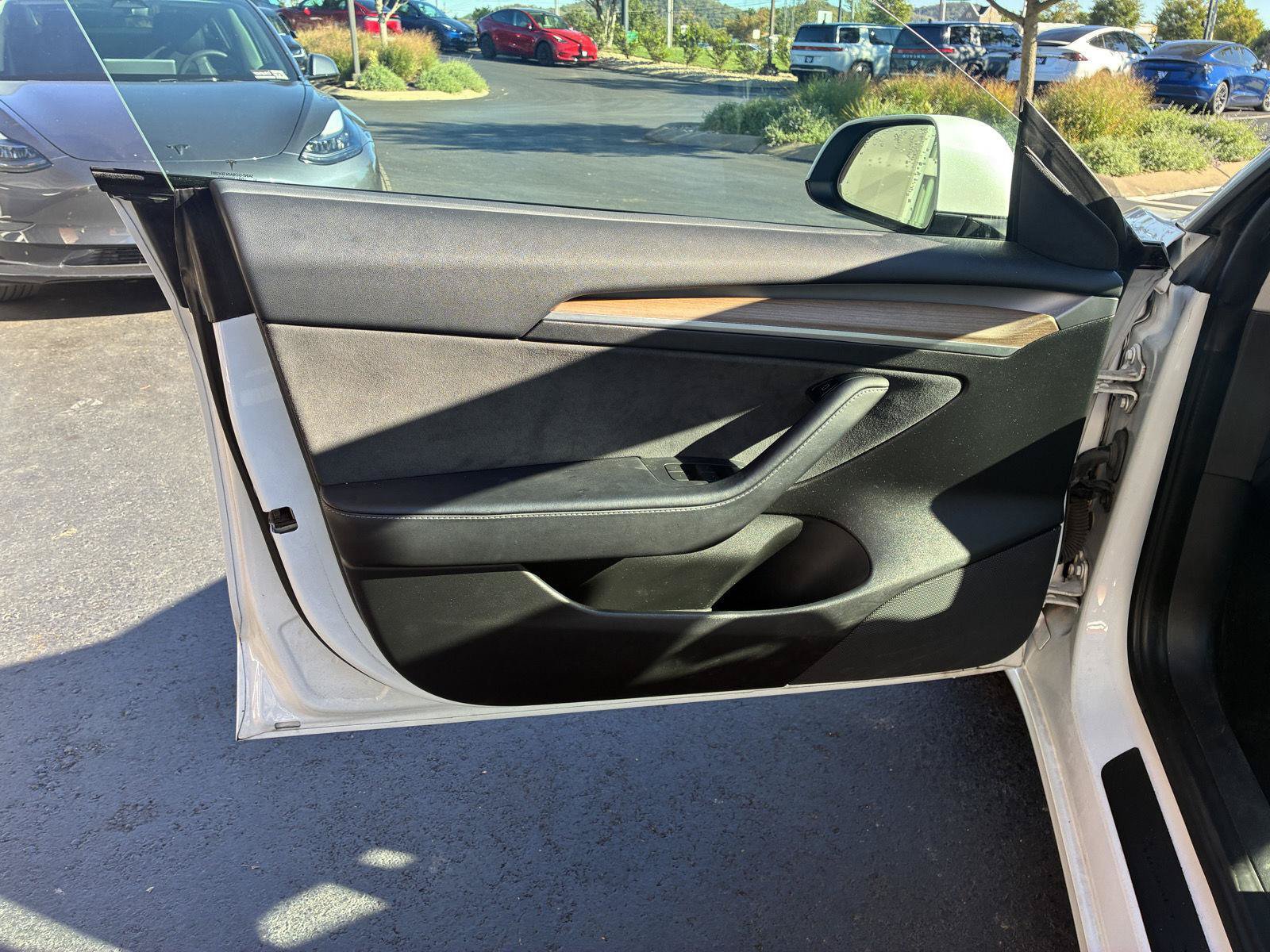 Used 2022 Tesla Model 3 Long Range AWD/4WD image 17