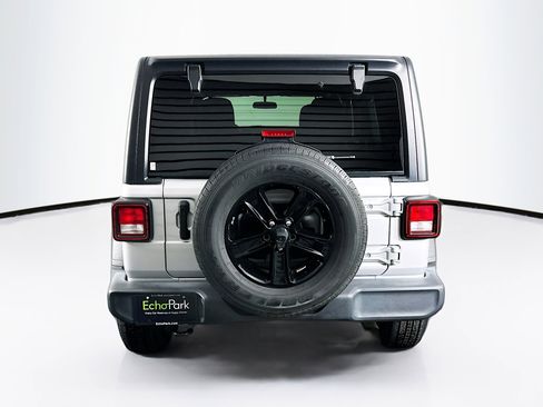 Used 2022 Jeep Wrangler Unlimited Sport AWD/4WD image 7