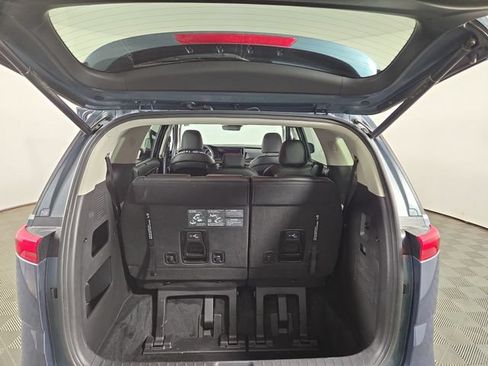Used 2024 Kia Carnival EX FWD image 36