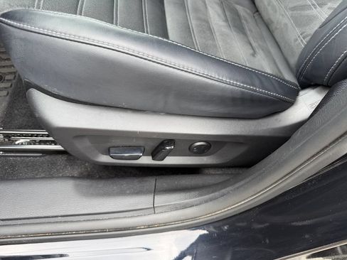 Used 2025 Mitsubishi Outlander SE FWD image 13