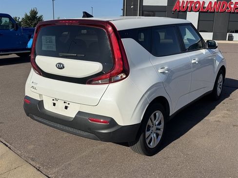 Used 2021 Kia Soul LX FWD image 4