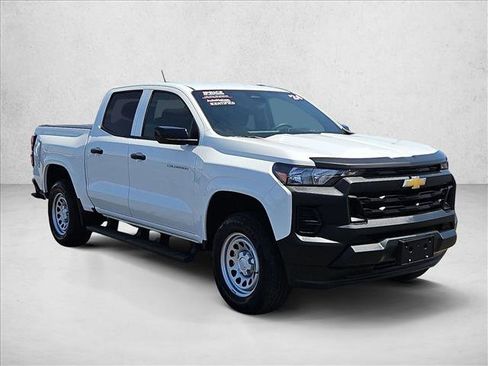 Used 2024 Chevrolet Colorado W/T w/ WT Convenience Package II RWD image 3
