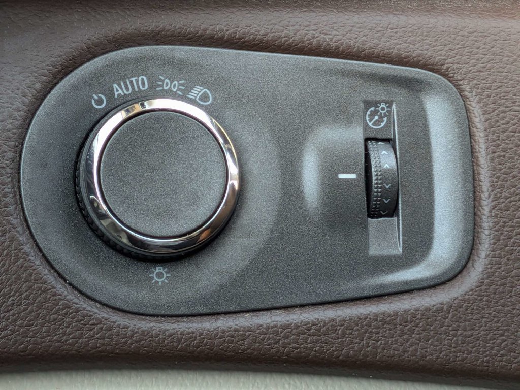Used 2010 Cadillac SRX Luxury FWD image 25